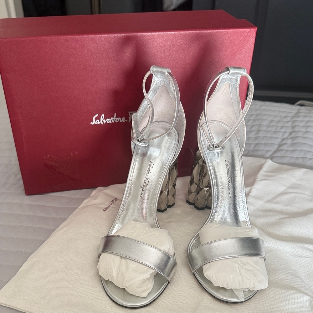 Salvatore Ferragamo Shiny Silver Heels - Picture 2 of 6